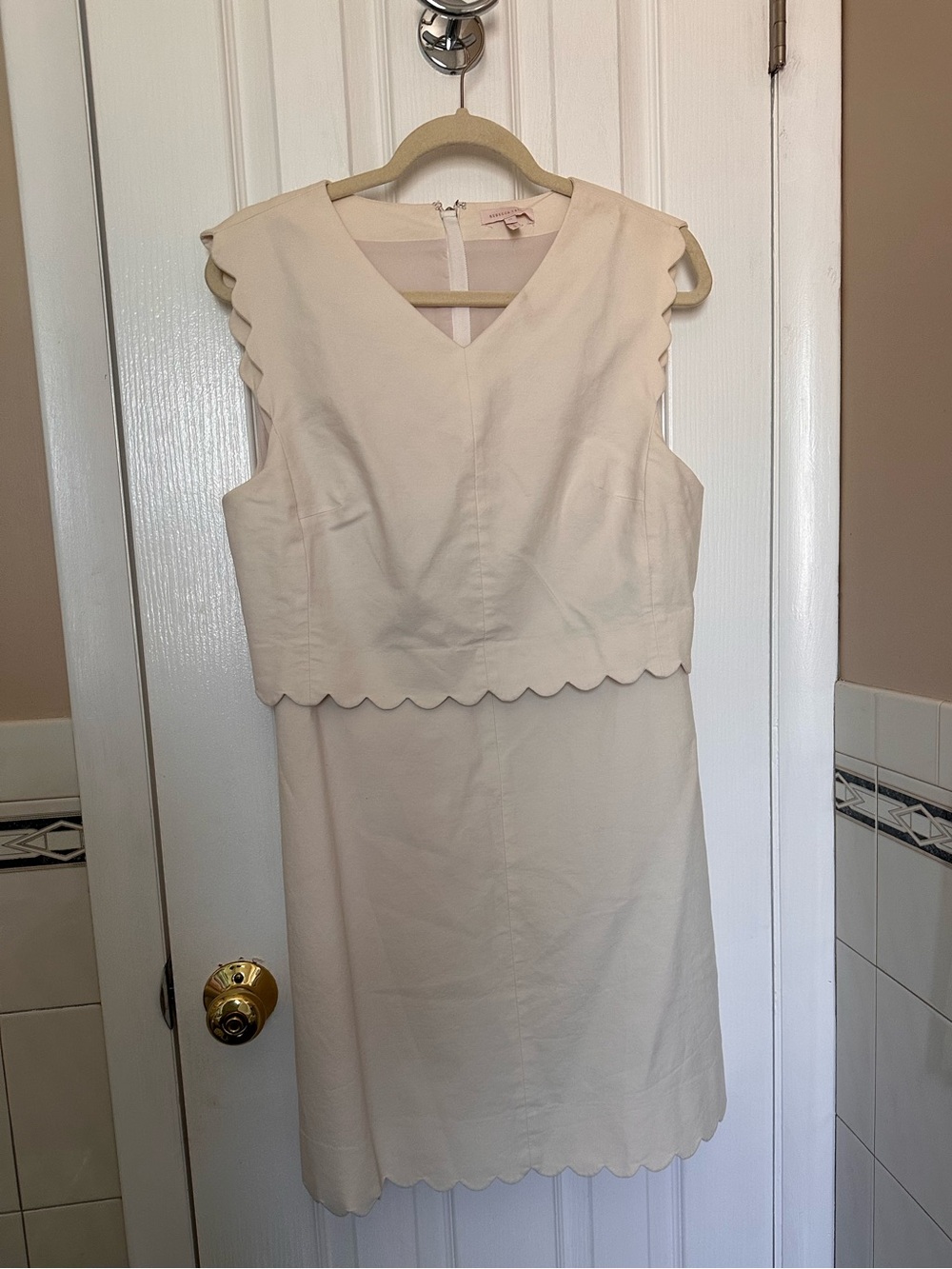 Rebecca Taylor Sleeveless Scallop-Trim Cream Dress